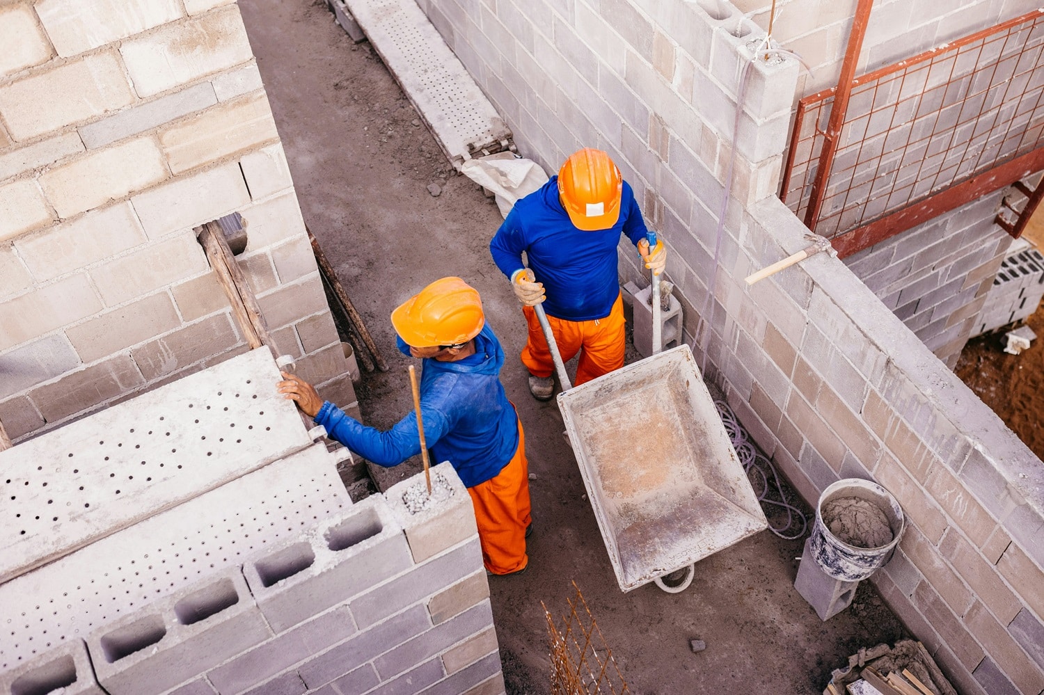 Lavori con macchina intonacatrice a noleggio